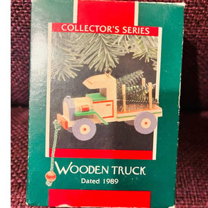 Hallmark Collector Series Wooden truck 1989
